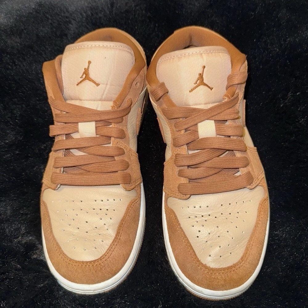 Air Jordan 1 Low SE FJ3453-200 Legend Coffee Women’s size 8